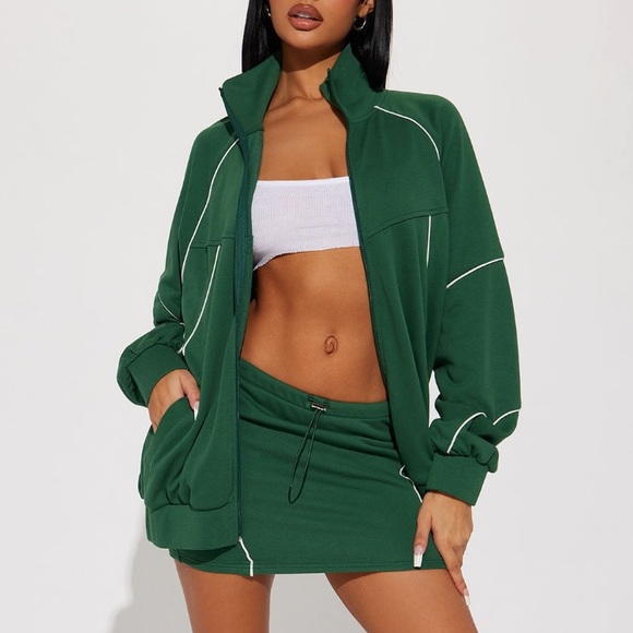 Two piece set - Picture 3 of 6